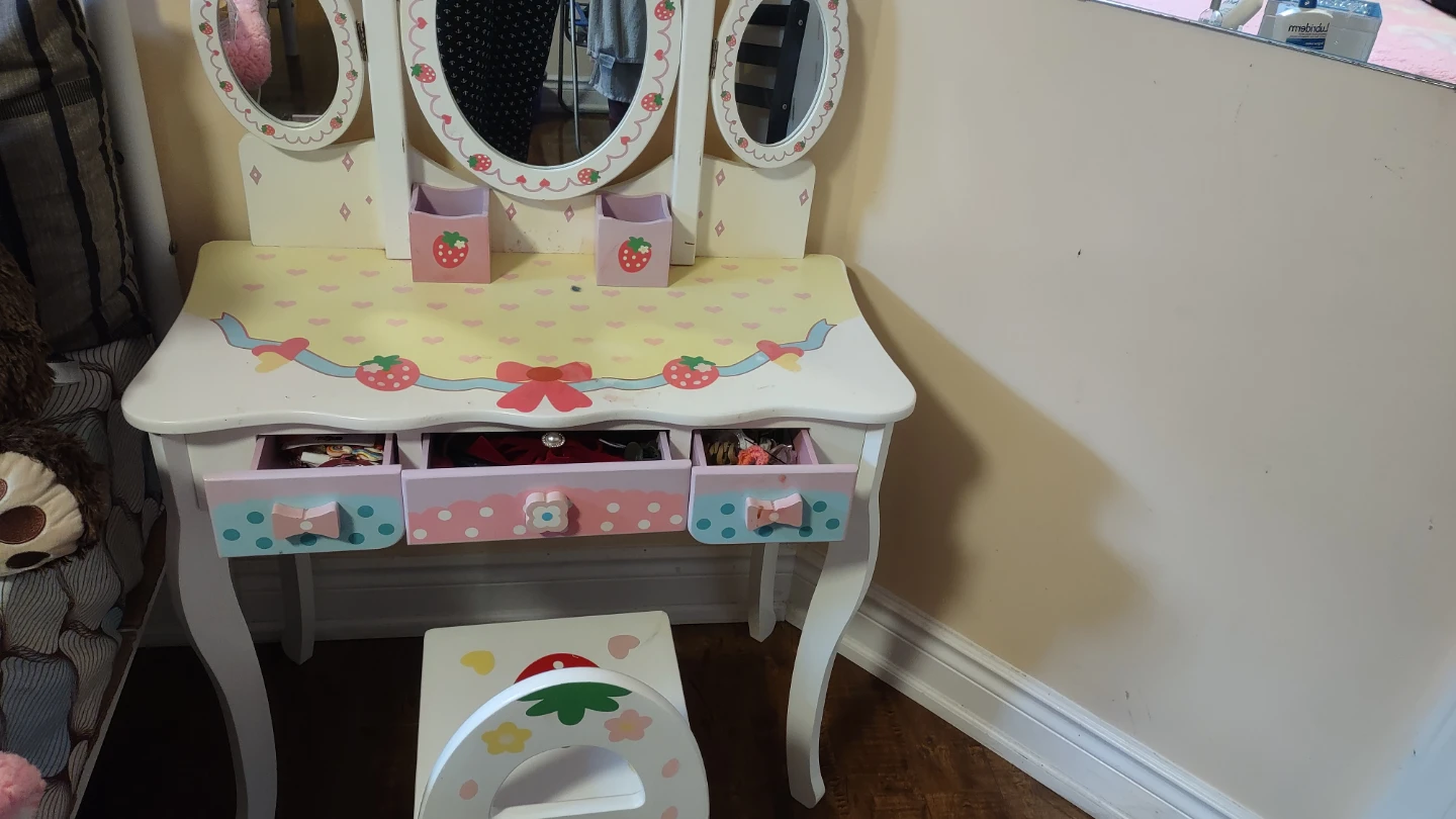 Vanity with chair - photo 5