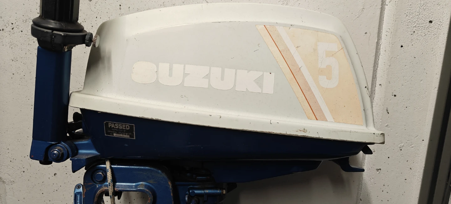 Free Outboard Motor, pickup only, Downtown Toronto - photo 5