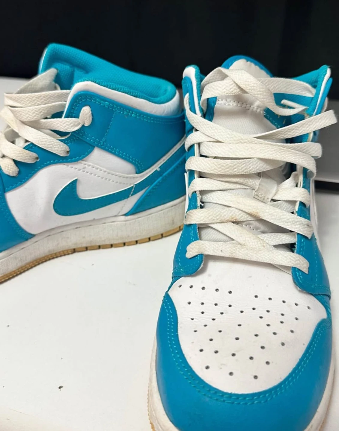 Air Jordan 1 Mid SE 'Light Aqua' Sneakers - photo 3