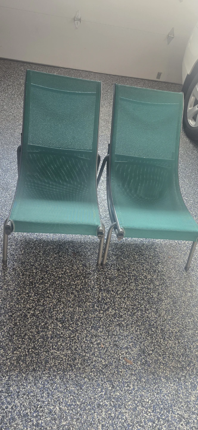 Green Lounge Chairs (Set of 2) - photo 2