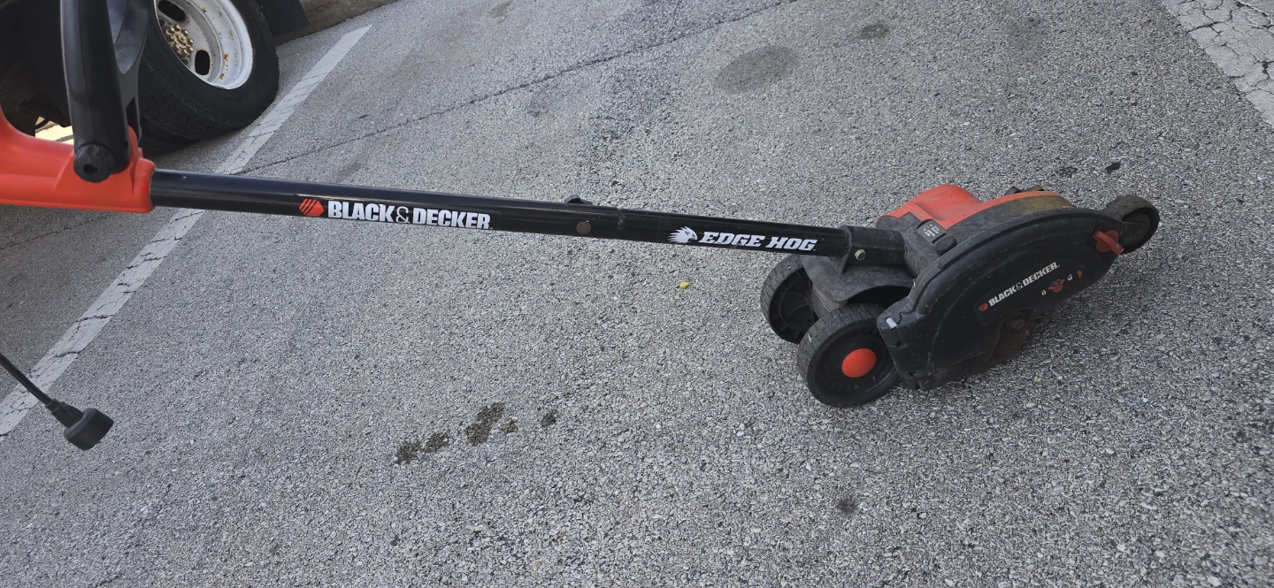 Black & Decker Edge Hog Electric String Trimmer/Edger
