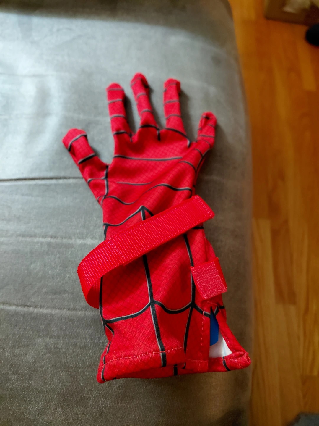 Spider-Man Web-Shooter Toy Glove - photo 2