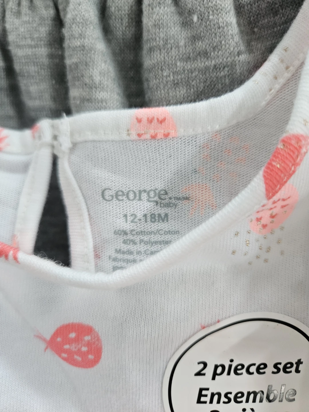 3 Baby tops  & Pinkfong Baby Shark Outfits - 12-18M & 24M - photo 2