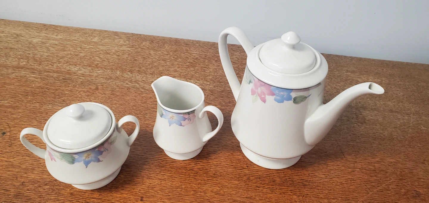 Floral Teacup and Saucer Set with Creamer and Sugar Bowl - photo 5
