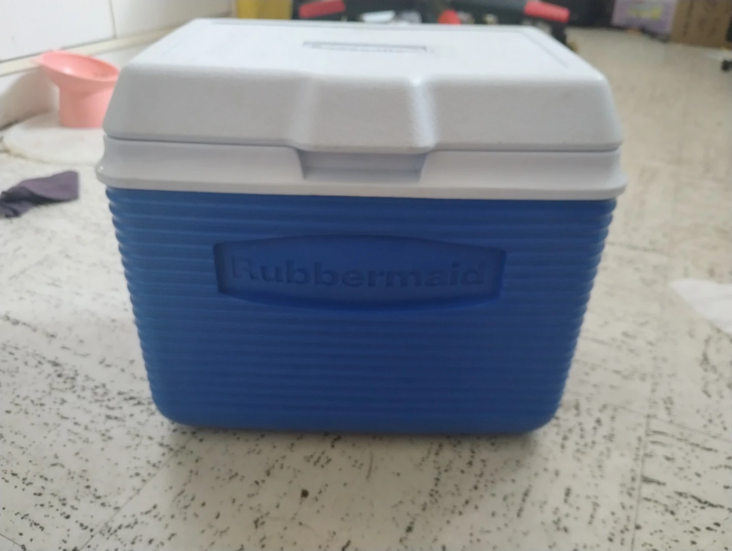 Rubbermaid Blue Cooler