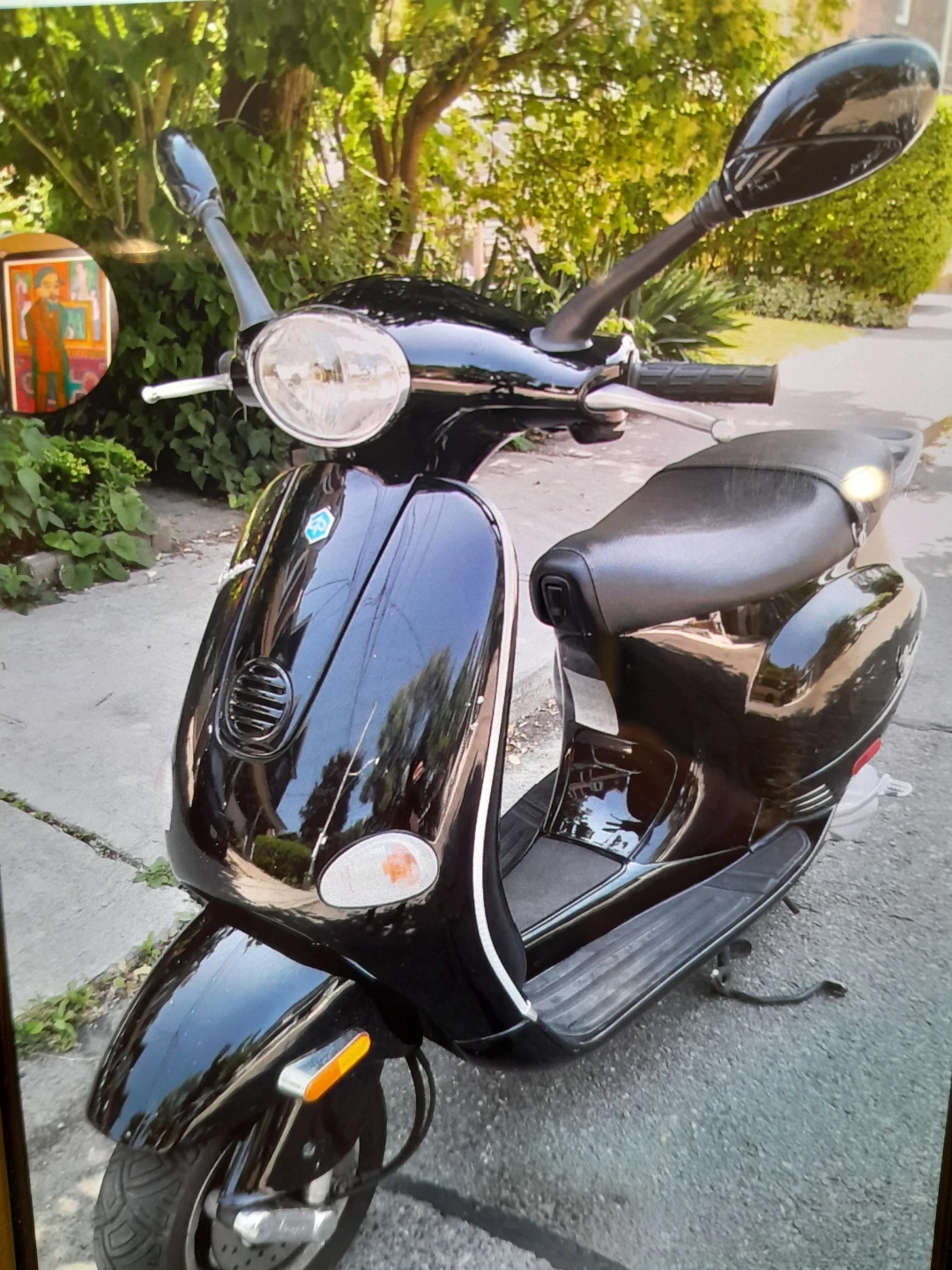 Vespa gas scooter - photo 3