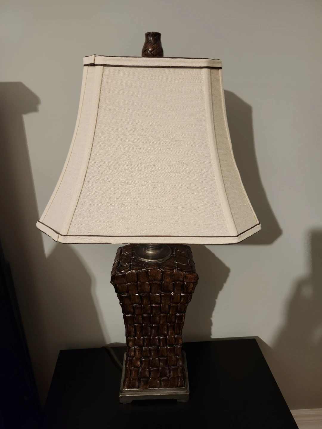 2 Woven Table Lamps