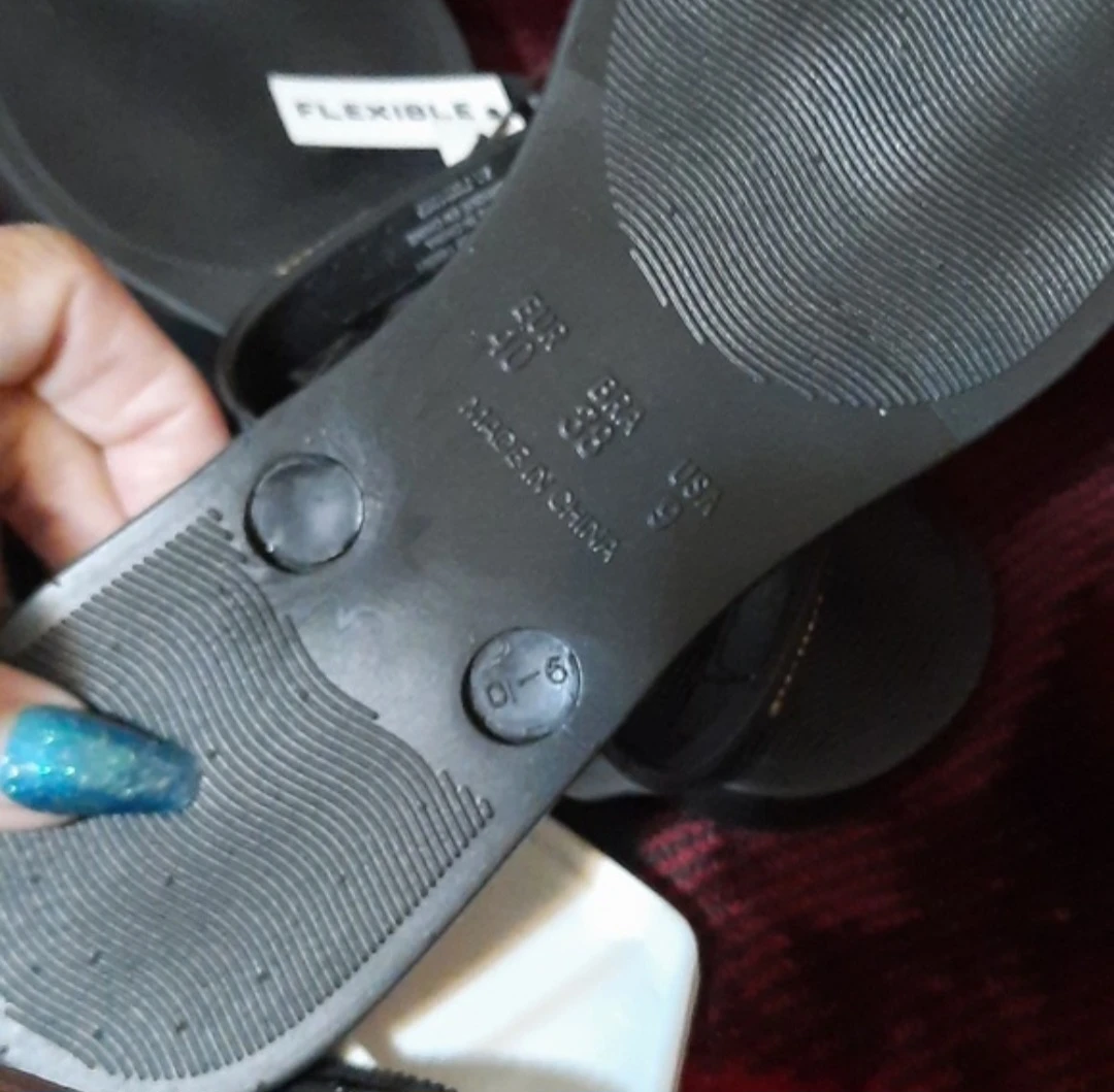 NWT Black Blinged out Flip Flops & bracelet Size 9 - photo 5