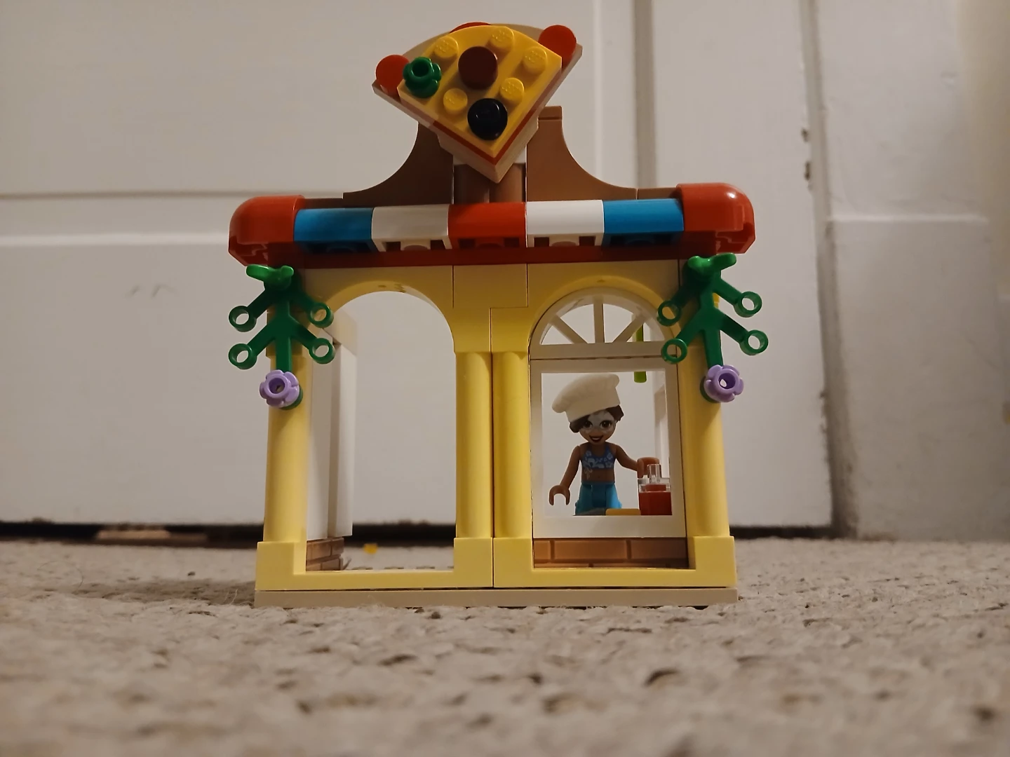 Lego Friends pizza place