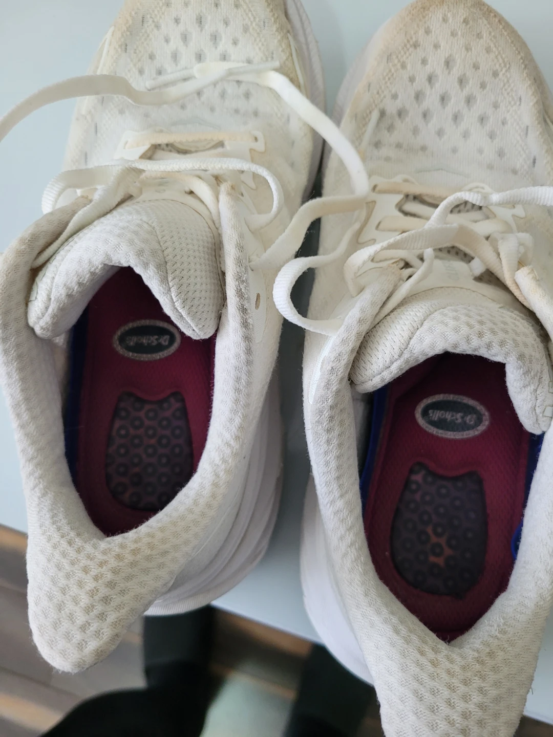 Hoka White Running Shoes size 7B - photo 5
