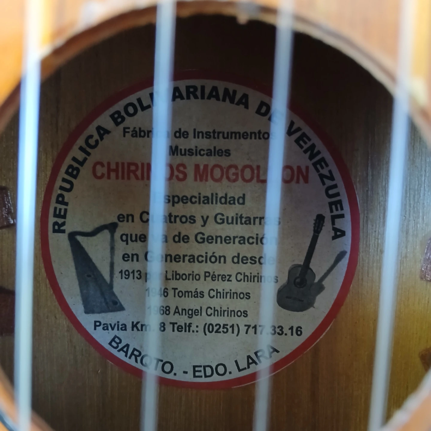 Chirinos Mogolón Cuatro Guitar - photo 2