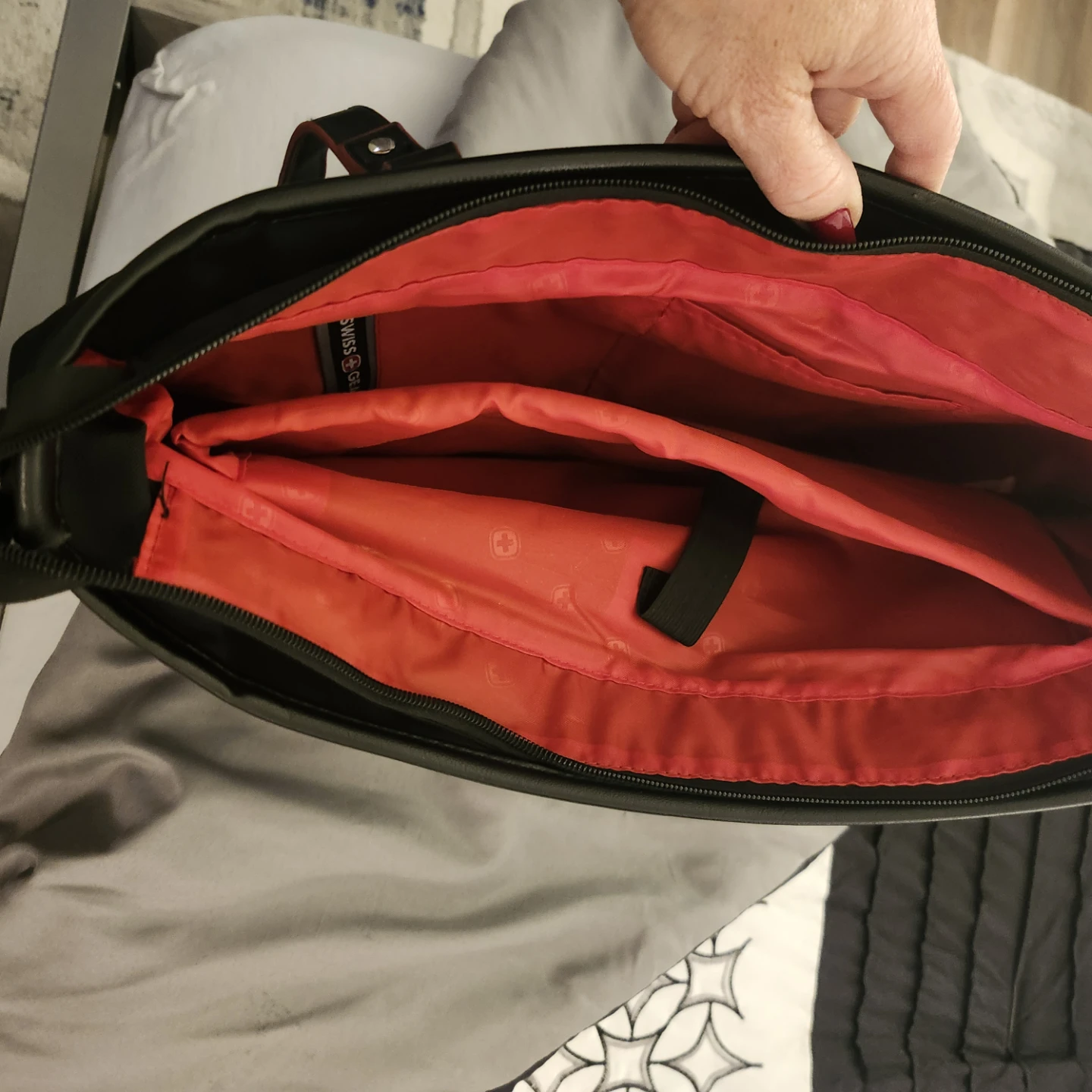 Swiss Gear Black Laptop/Tote Bag with Red Accents - photo 2