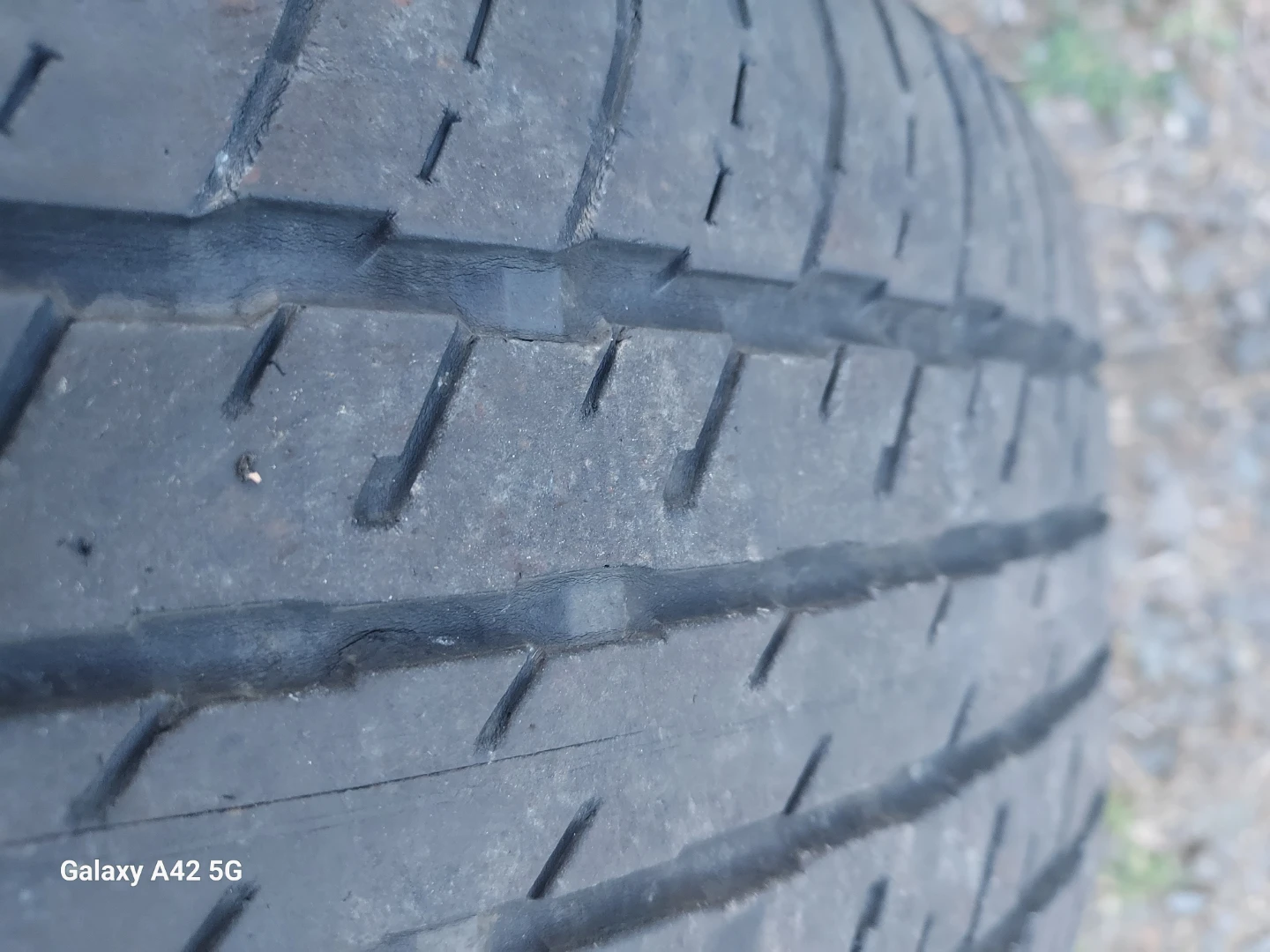 2 x 235/65R17 Tires - photo 3
