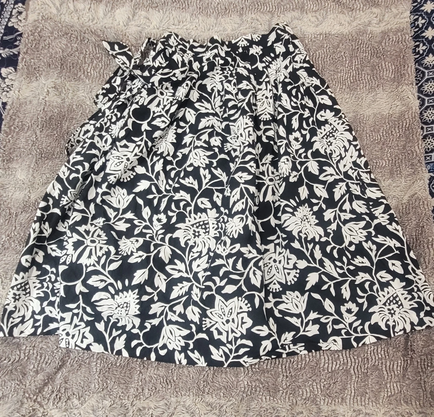 Black and white floral print midi skirt