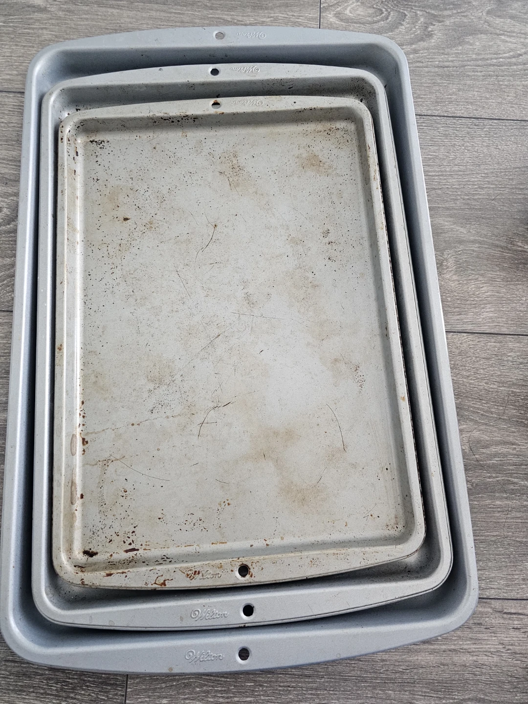 Wilton Baking Pans and Glass Dish Set - photo 2
