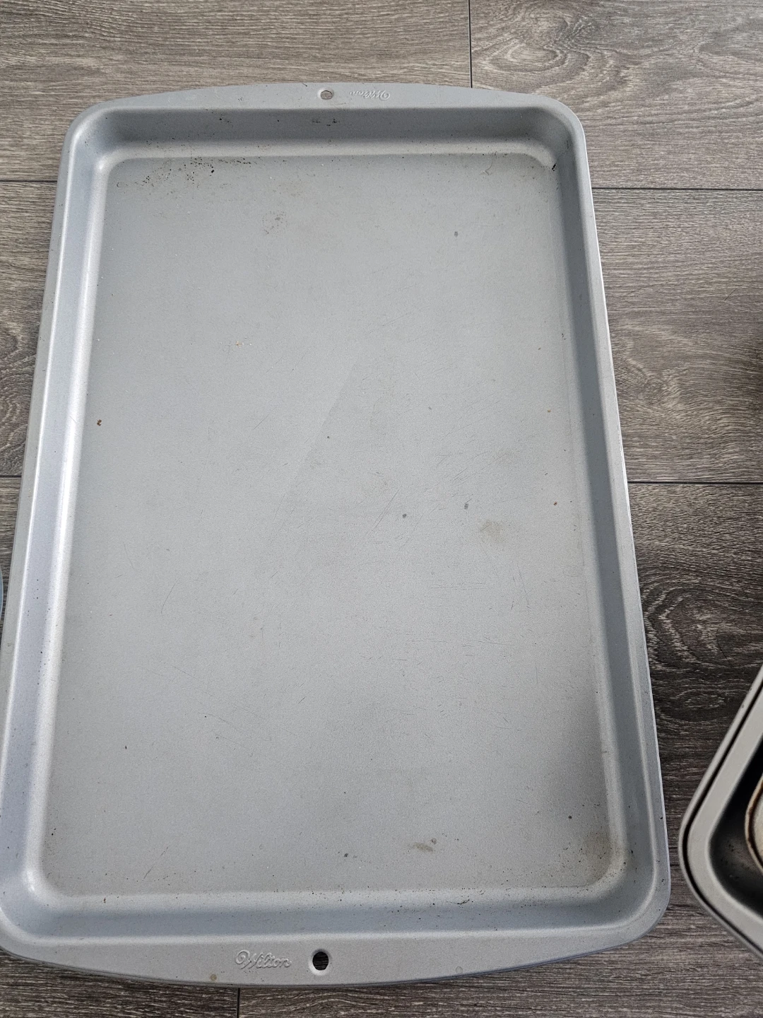 Wilton Baking Pans and Glass Dish Set - photo 3