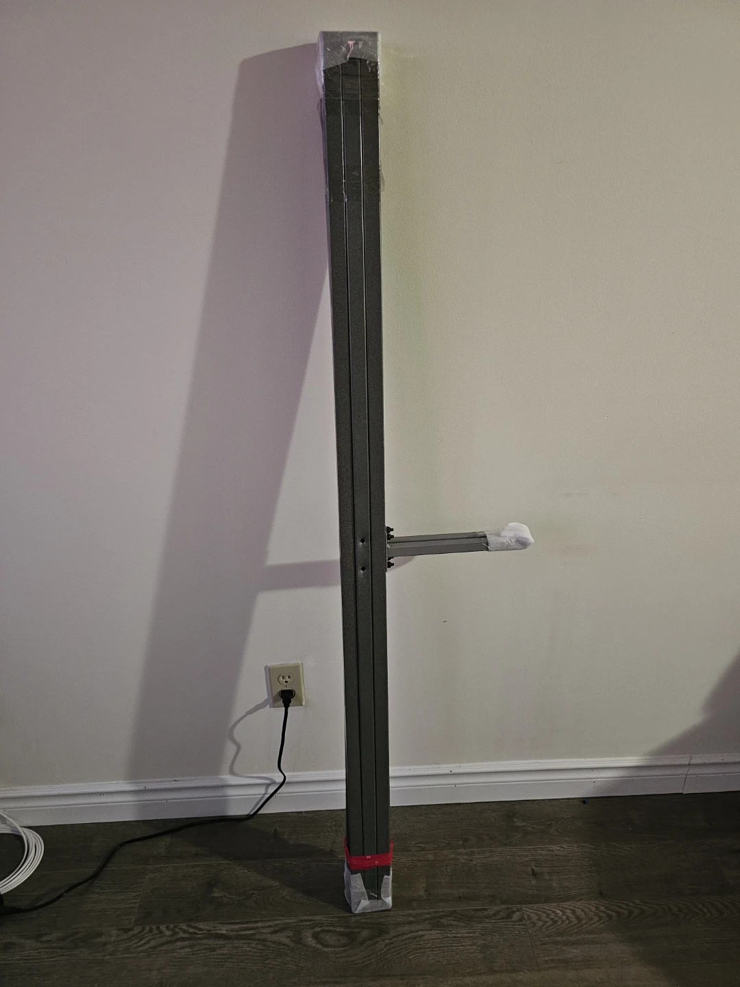 Moving out Sale : Solid metal bedframe - photo 4