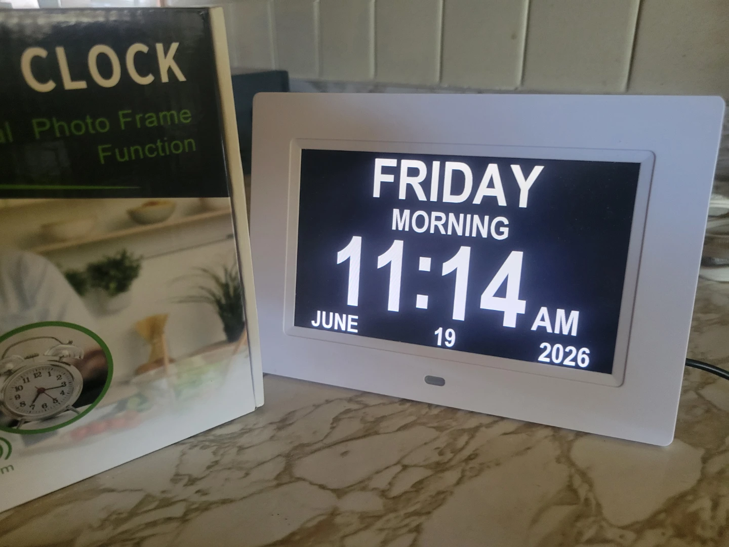 Digital Day Clock with Photo Frame Function - photo 2