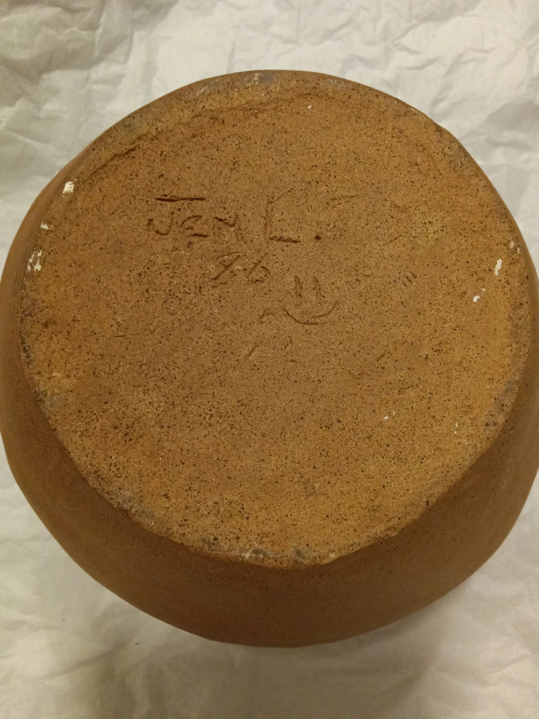 Terracotta Pot with Engraved Design - photo 3