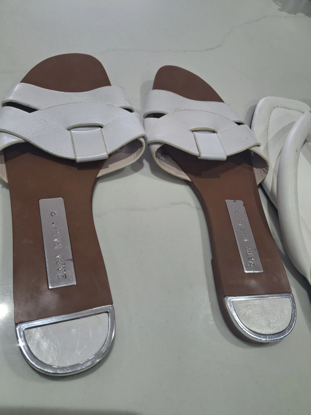 Zara White Slip-On Sandals and Flip-Flops - Size 37 - photo 3