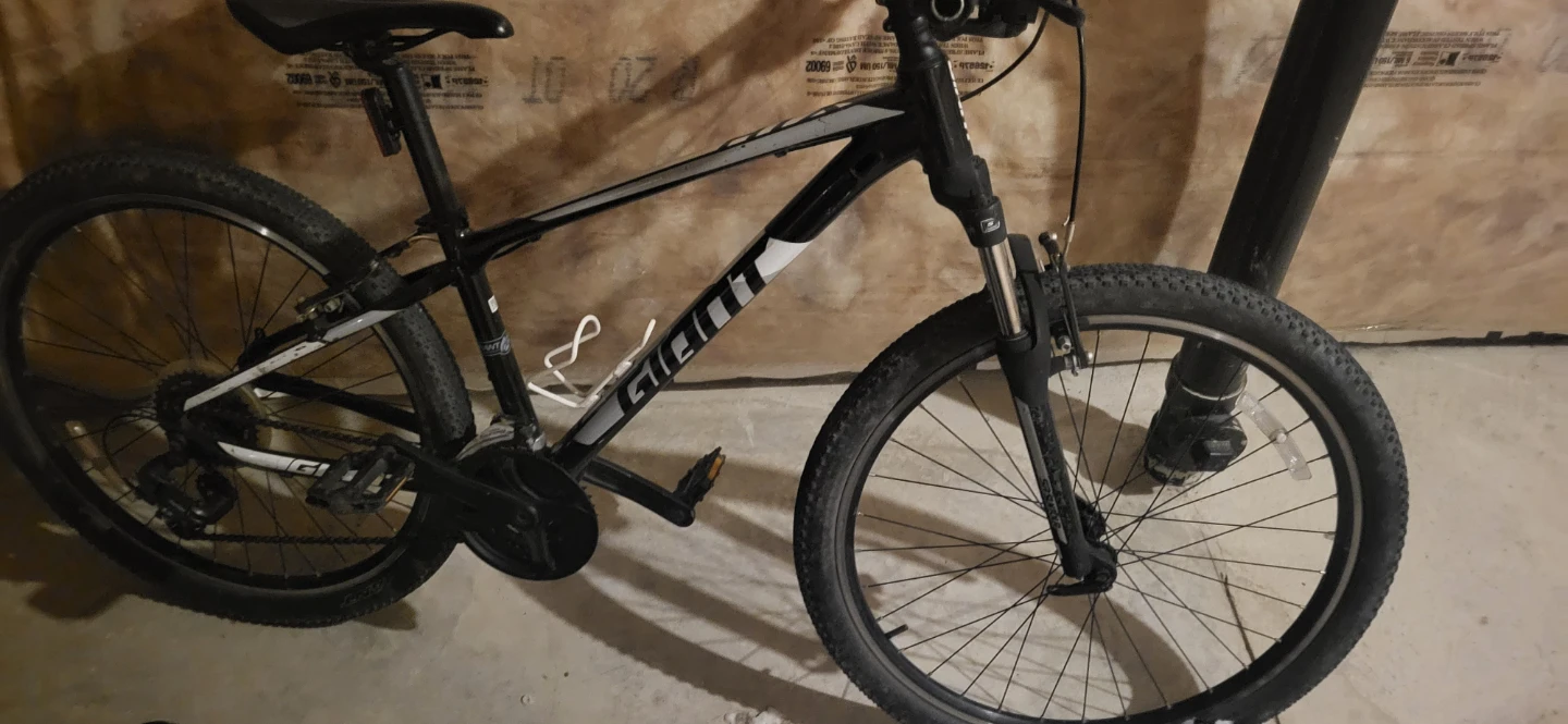 Giant ATX Mountain Bike - photo 2