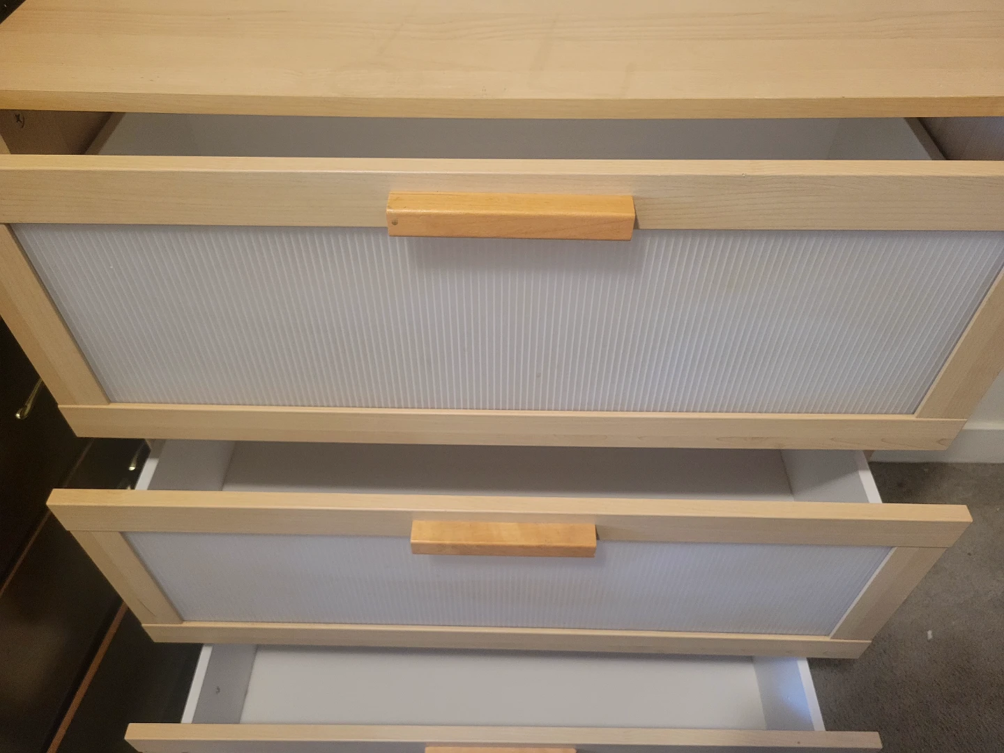 Light Wood 3-Drawer Dresser with Frosted Inserts - photo 2