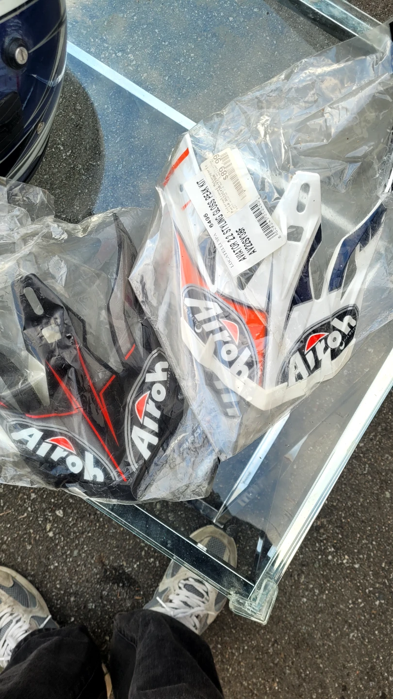 2 Fox Racing Youth Helmet with clips - photo 3