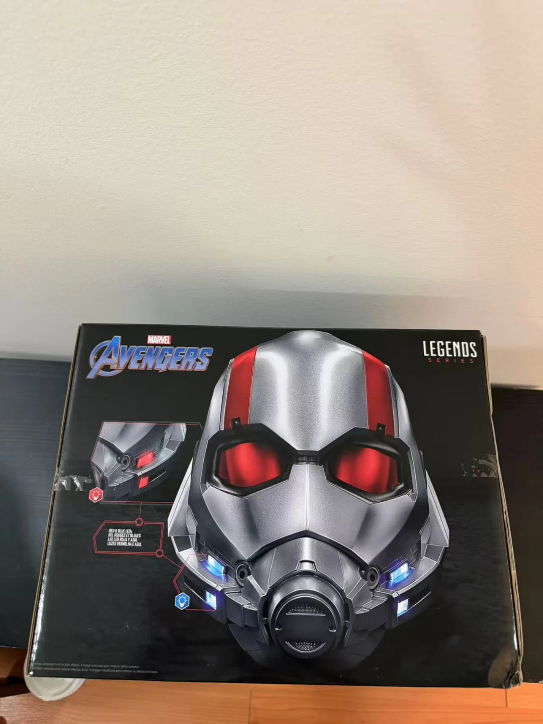 Marvel Legends Ant-Man Electronic Helmet - photo 2