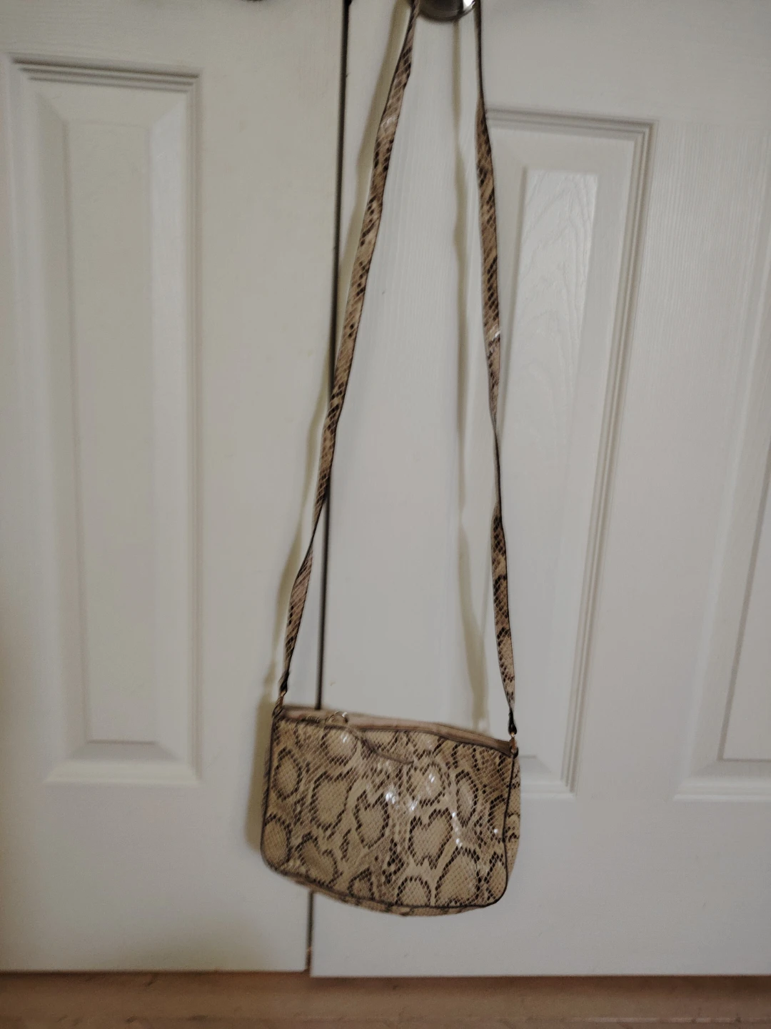 Women's Snake Print Crossbody Bag - photo 2