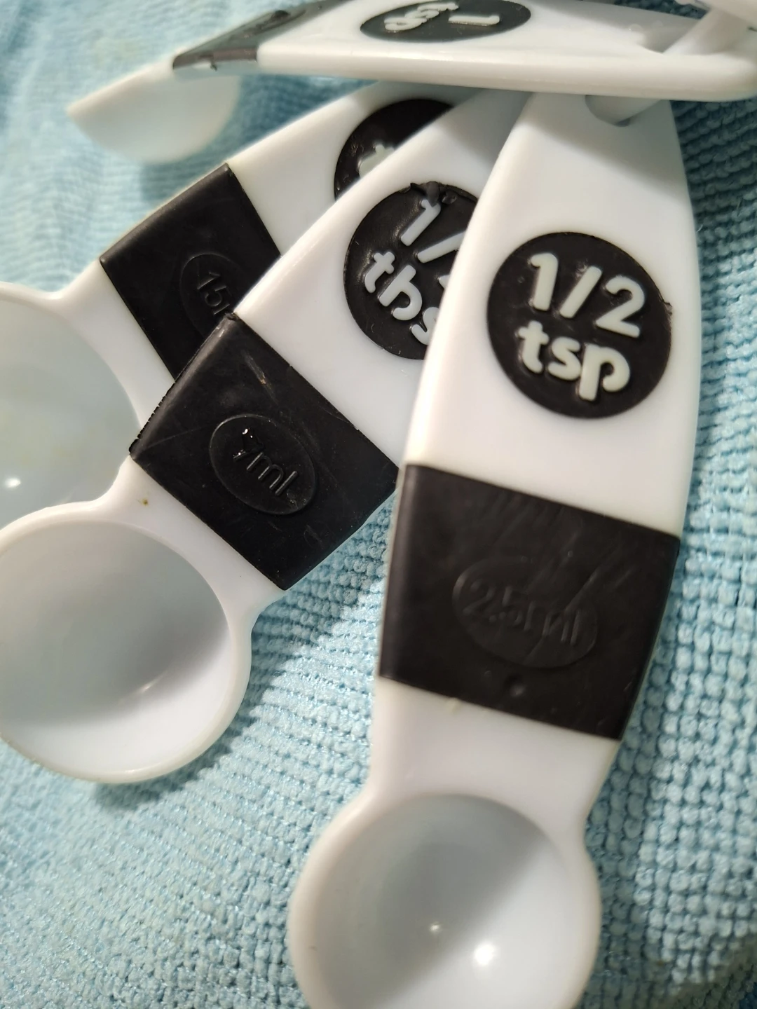 White Measuring Spoons Set - photo 2