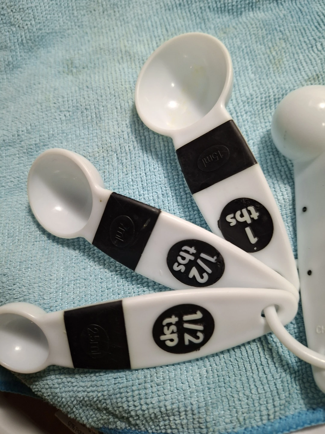 White Measuring Spoons Set - photo 3