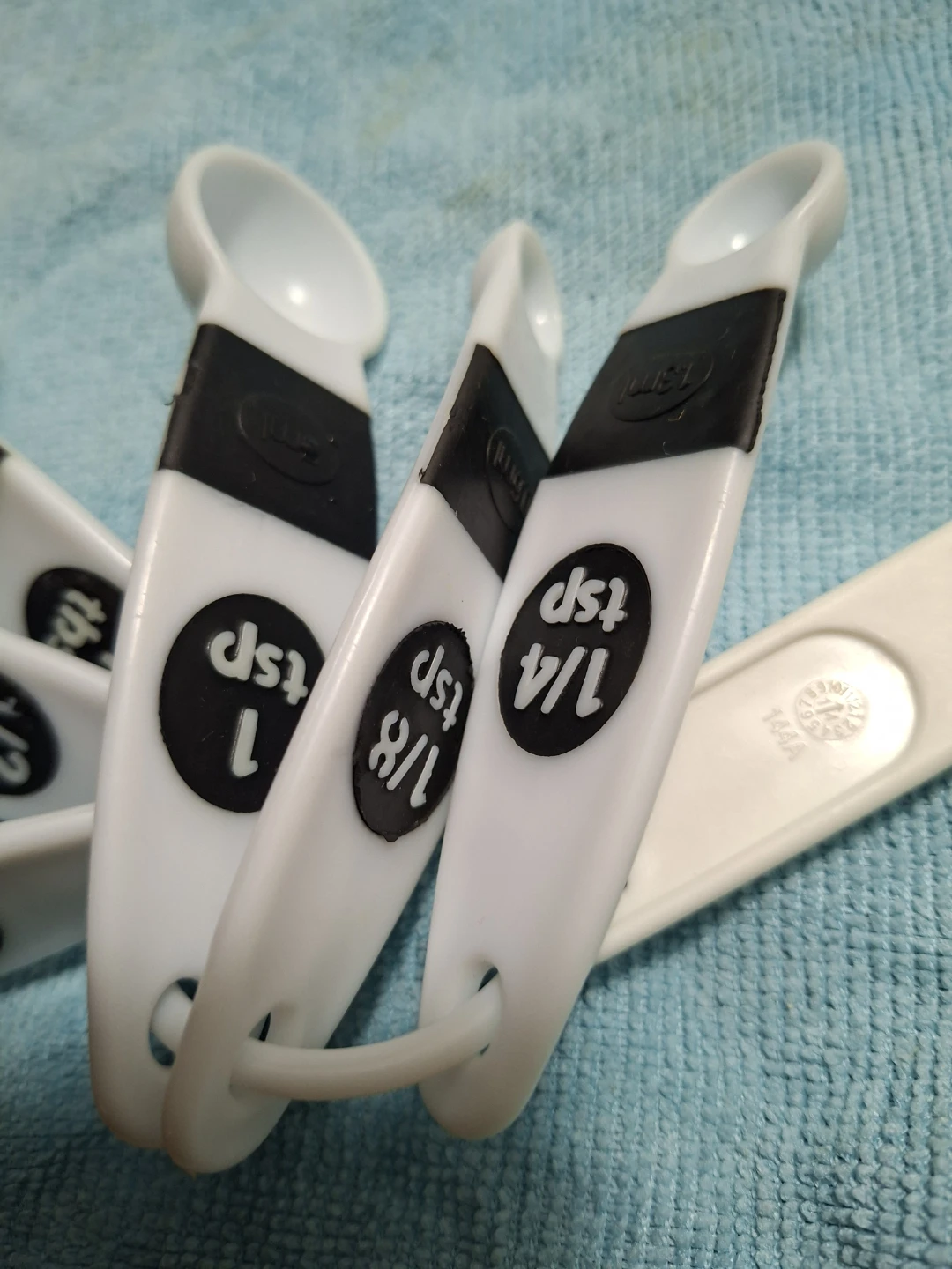White Measuring Spoons Set - photo 4