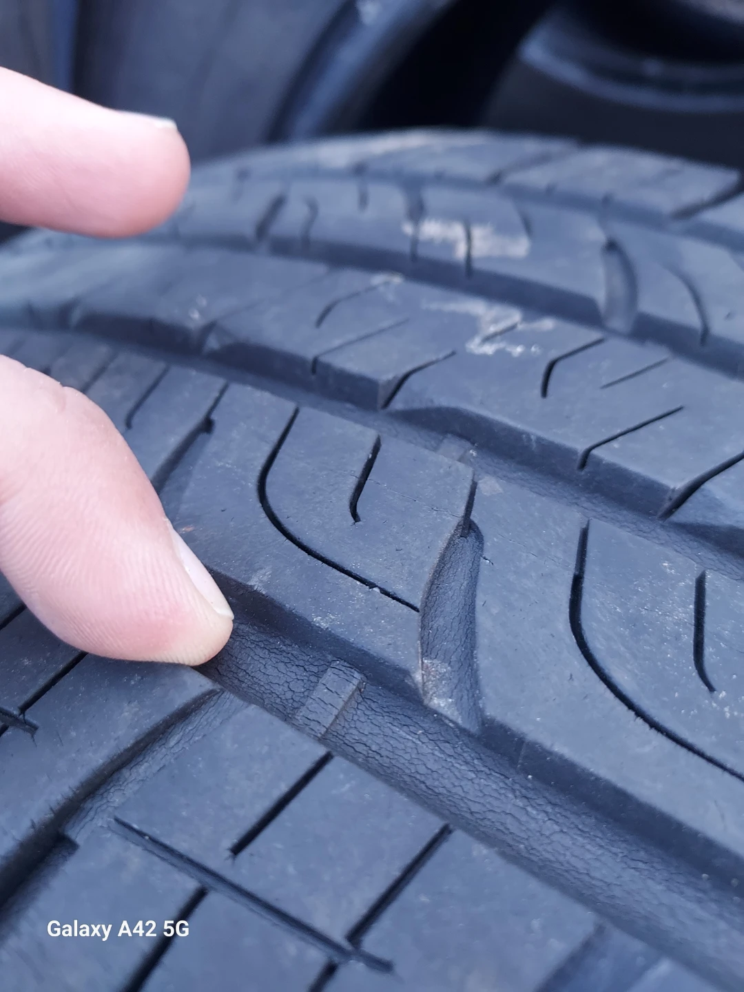 Set of 4 Tires - 235/55R18 100V - photo 5