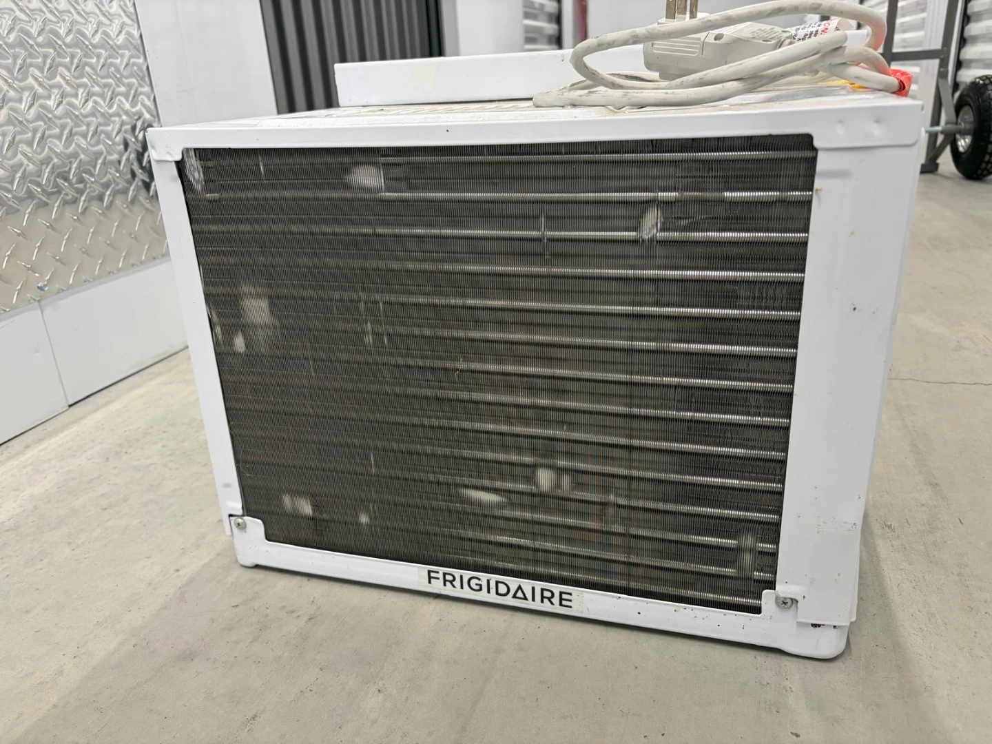 Frigidaire Window Air Conditioner - photo 2