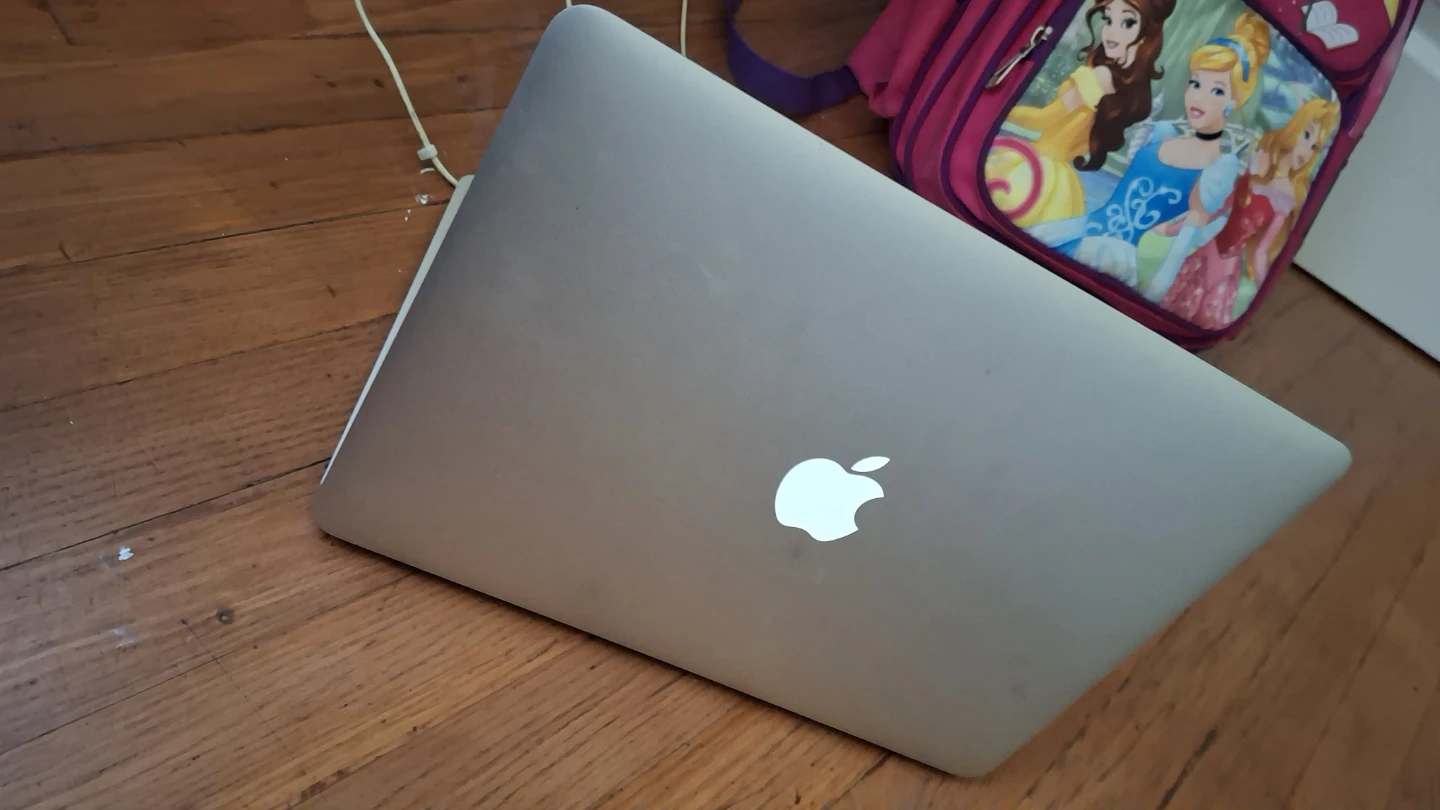 Apple MacBook Air Laptop - photo 2