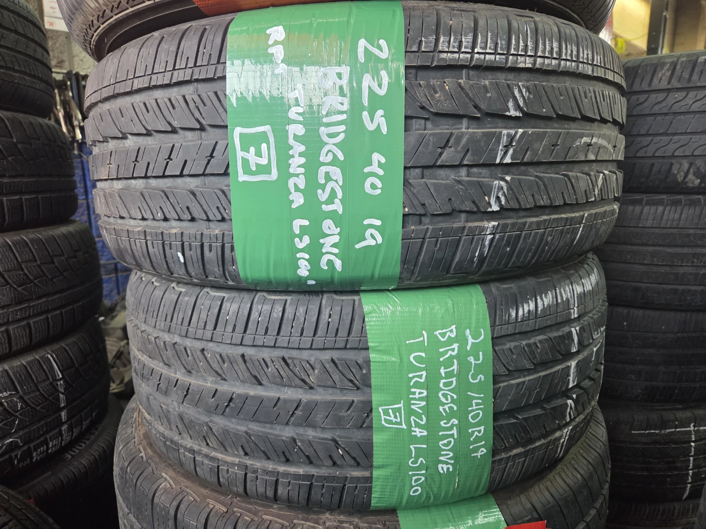 Bridgestone Turanza LS100 Tires - 225/40R19