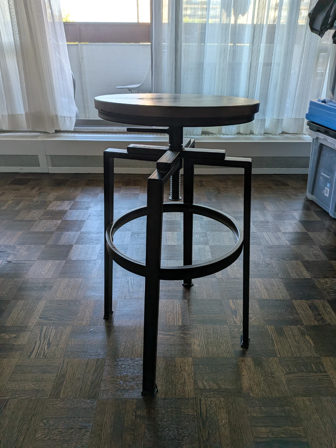 Adjustable Swivel Bar Stool