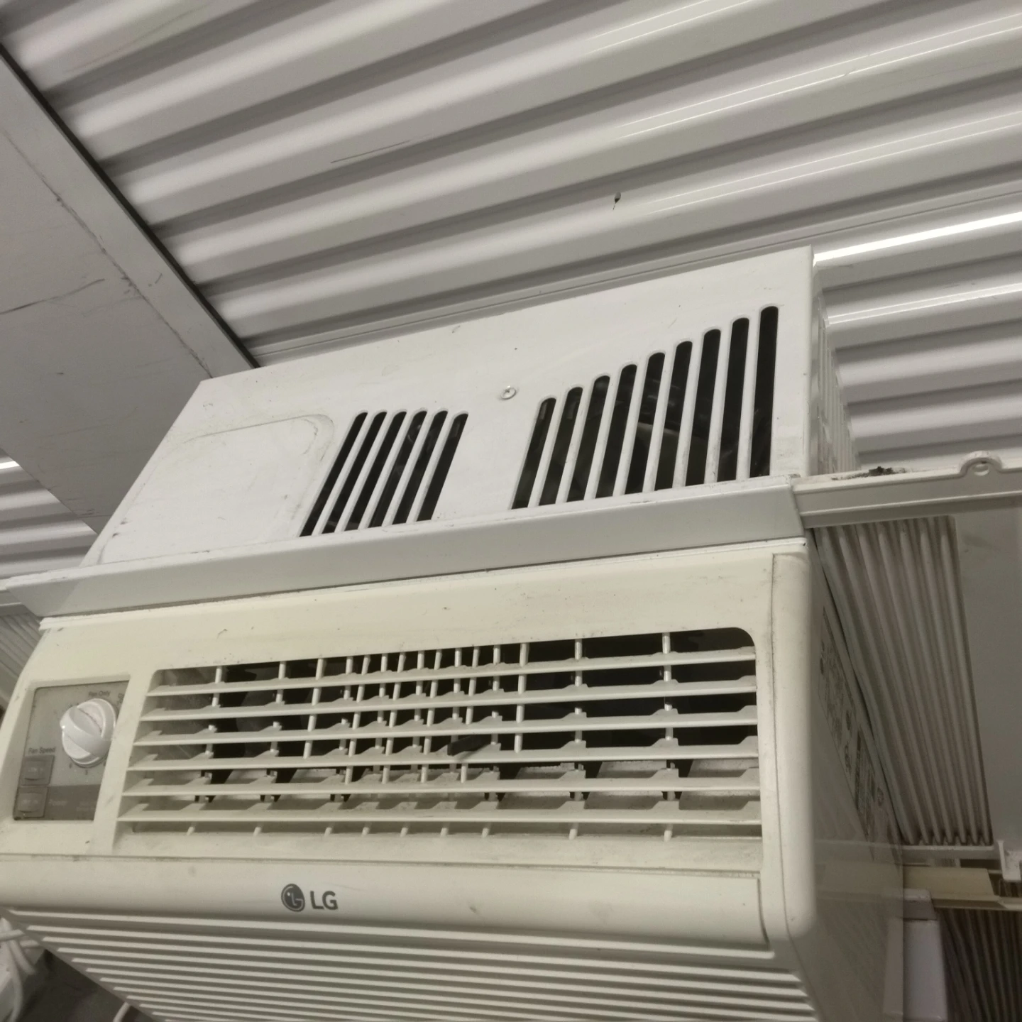 AC GOOD CONDITION