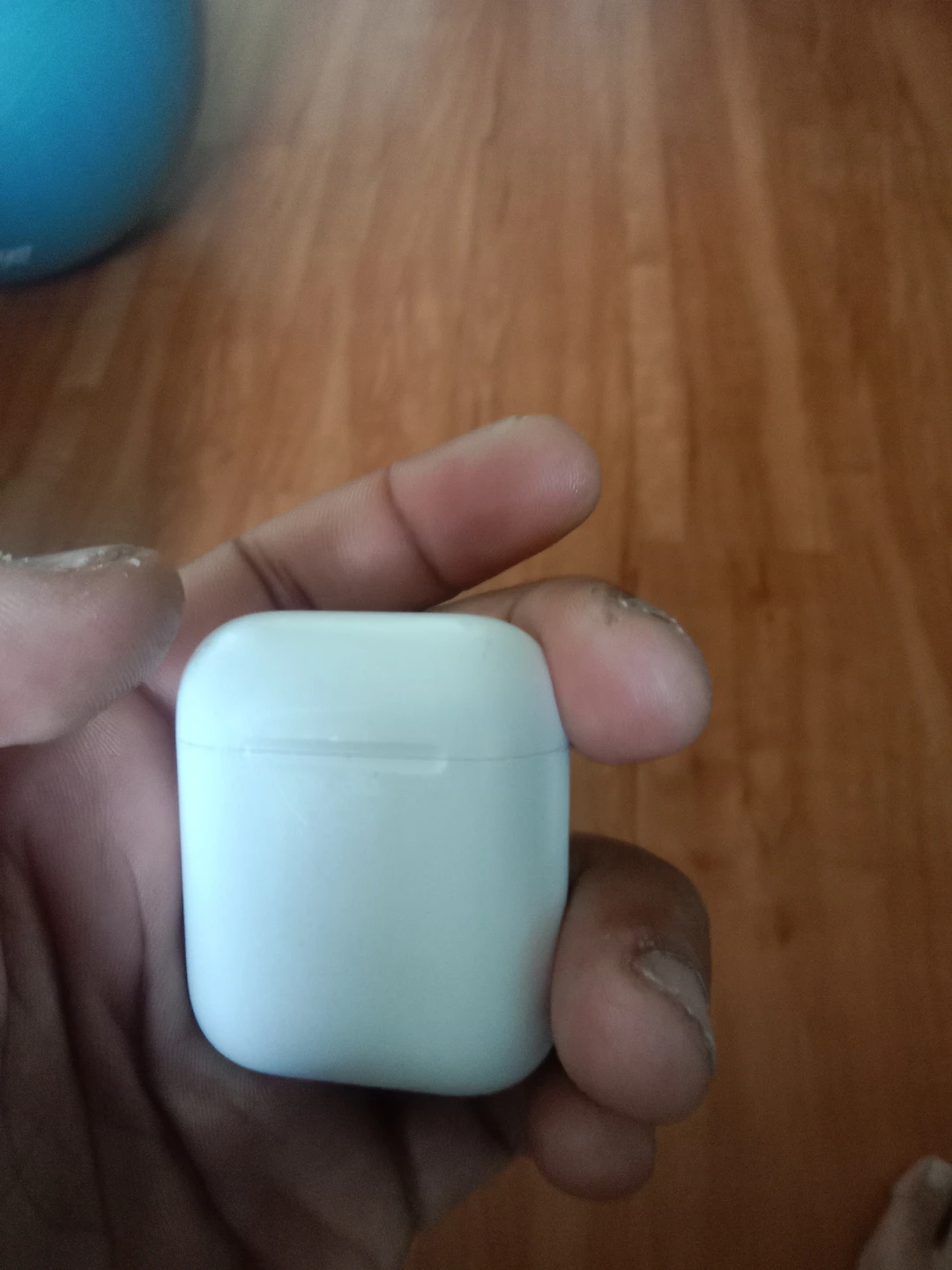 Apple AirPods Charging Case - photo 2