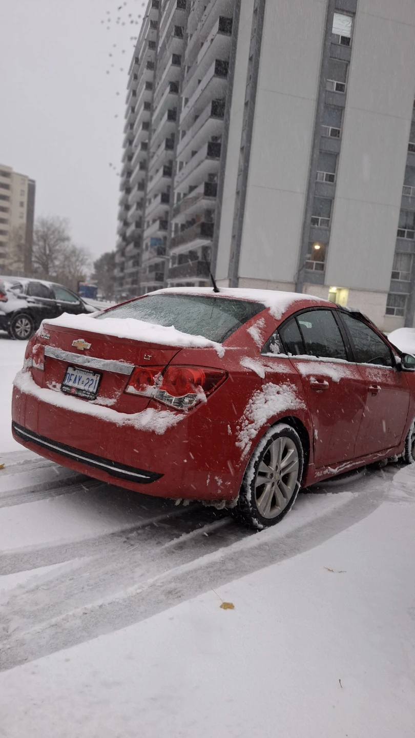 Red Chevrolet Cruze LT Sedan - photo 4