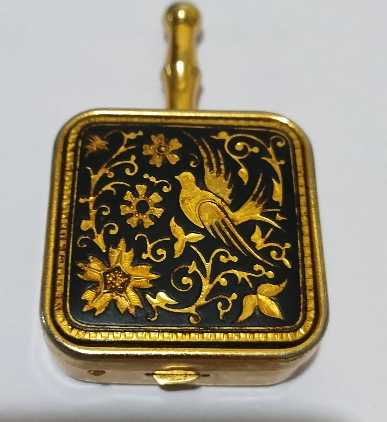 Vintage Gold Tone ashtray and Flower Design