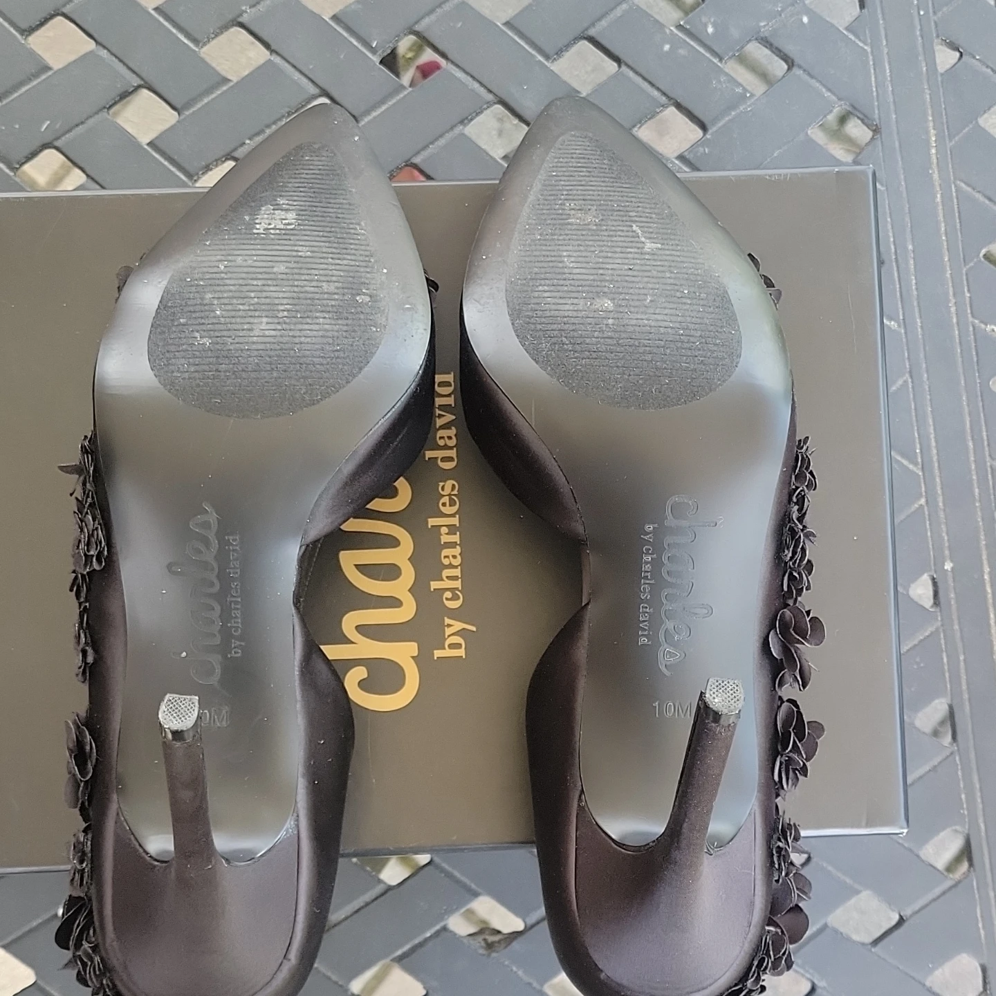 Charles by Charles David Black Satin Floral Heels Size 10 - photo 5