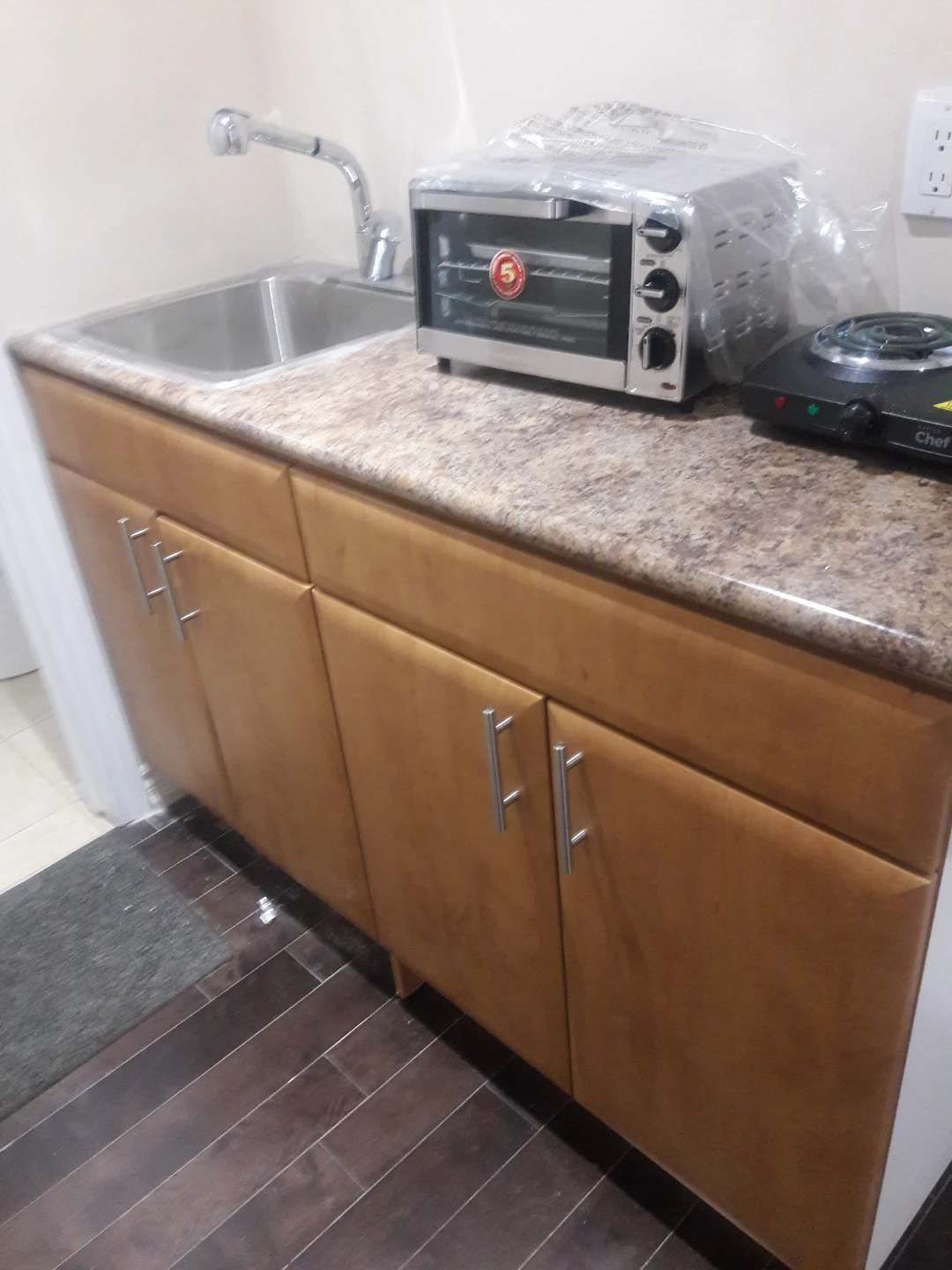 Sharing room for rent with 1 other person main floor. - photo 2