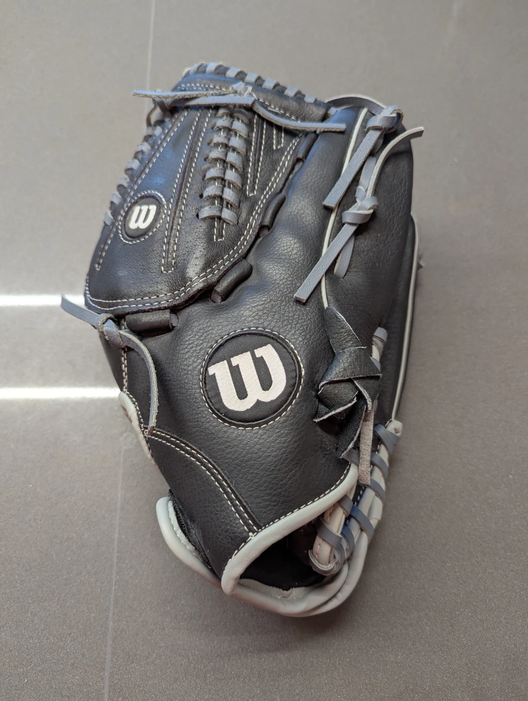 Wilson Baseball Glove (like new)