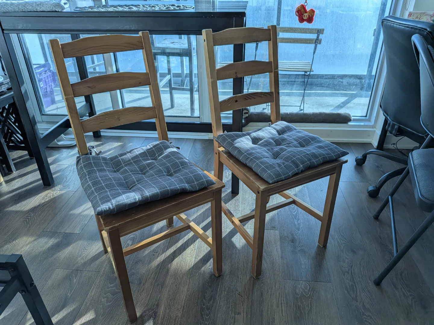 Set of 2 Wooden Dining Chairs with Grey Plaid Cushions