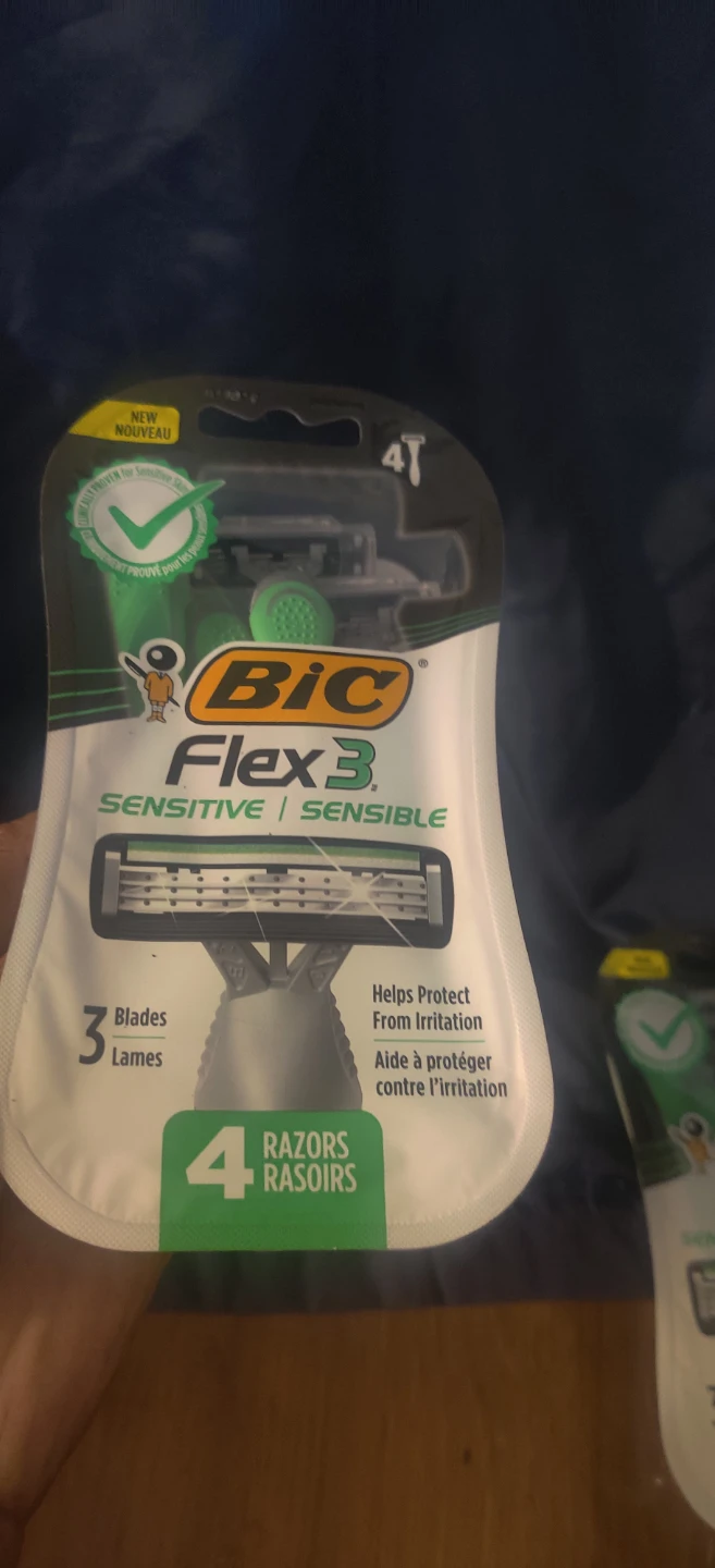 BIC Flex 3 Sensitive Razors - 4 Pack x2 - photo 2