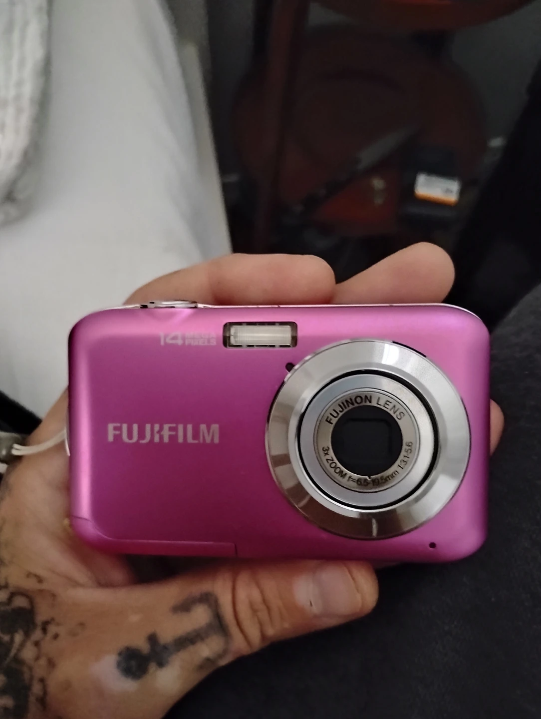Fujifilm jv200 Pink Digital Camera