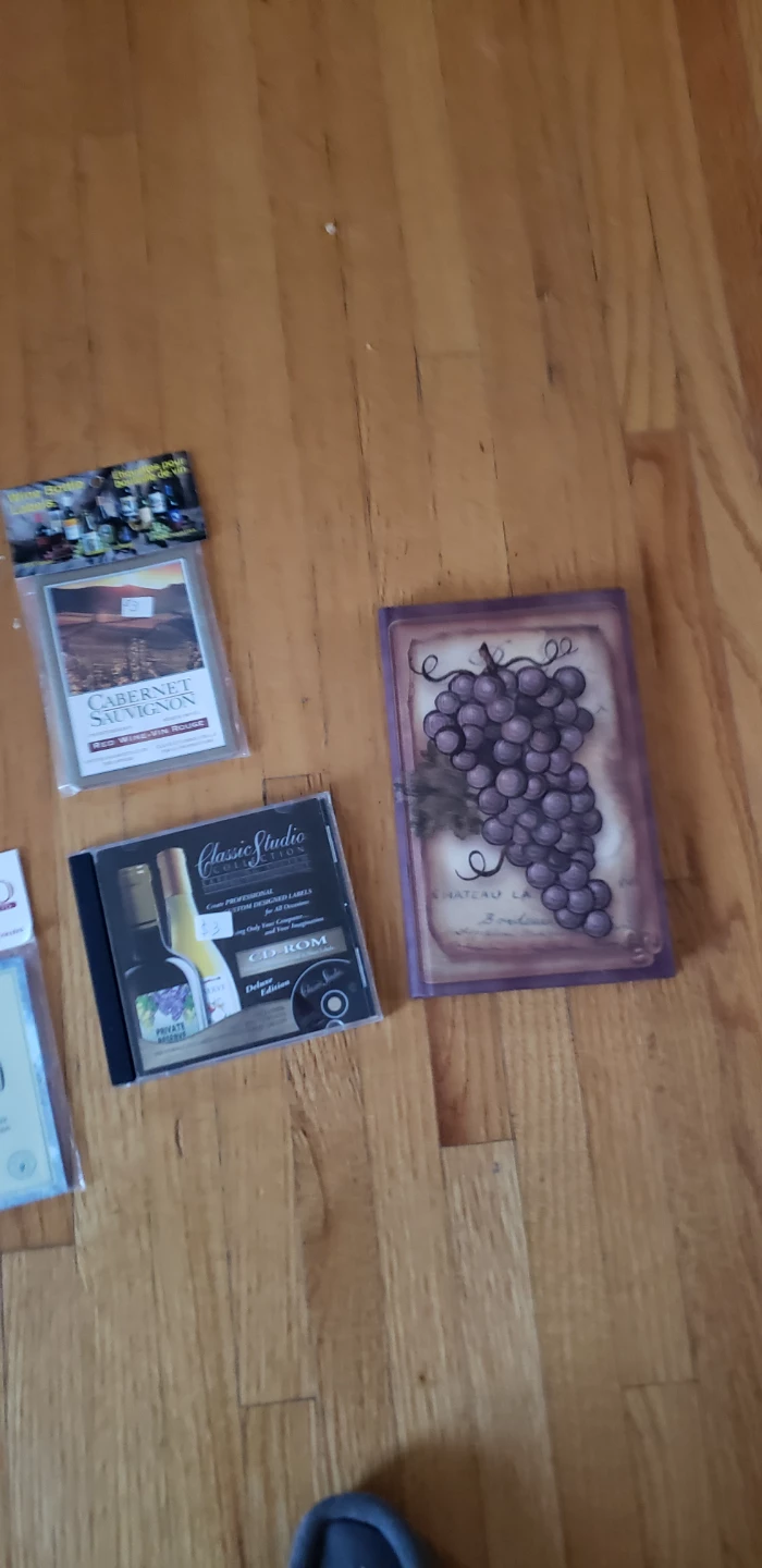 Collection of Wine Themed Home Decor Items new - photo 2