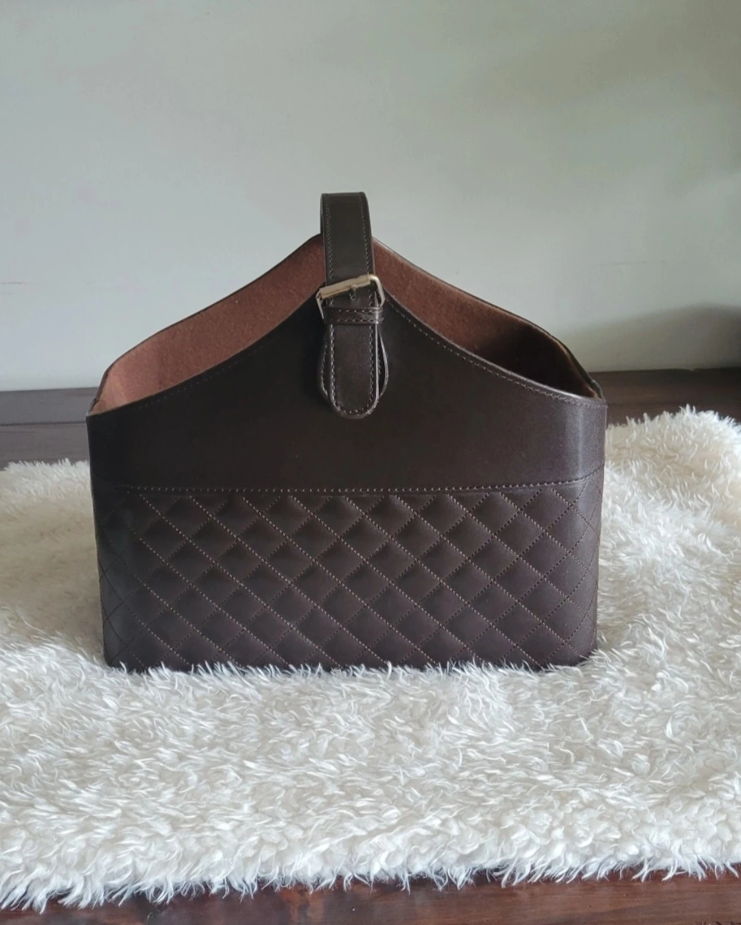 ⚽ Brown Faux Leather Magazine Holder