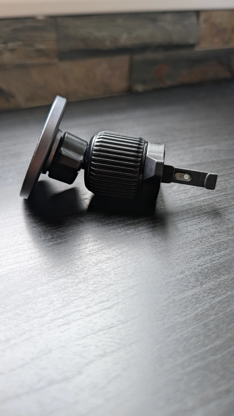 UGREEN MagSafe Car Phone Mount Black ⚽ - photo 2